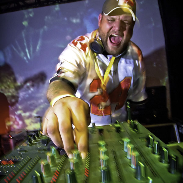 Deejay eZe